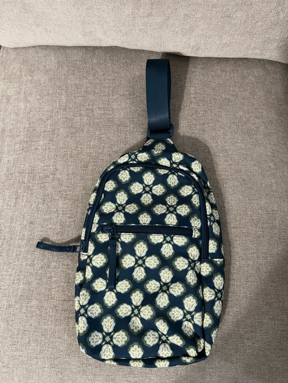 Vera Bradley Sling Backpack and Zip ID NWOT